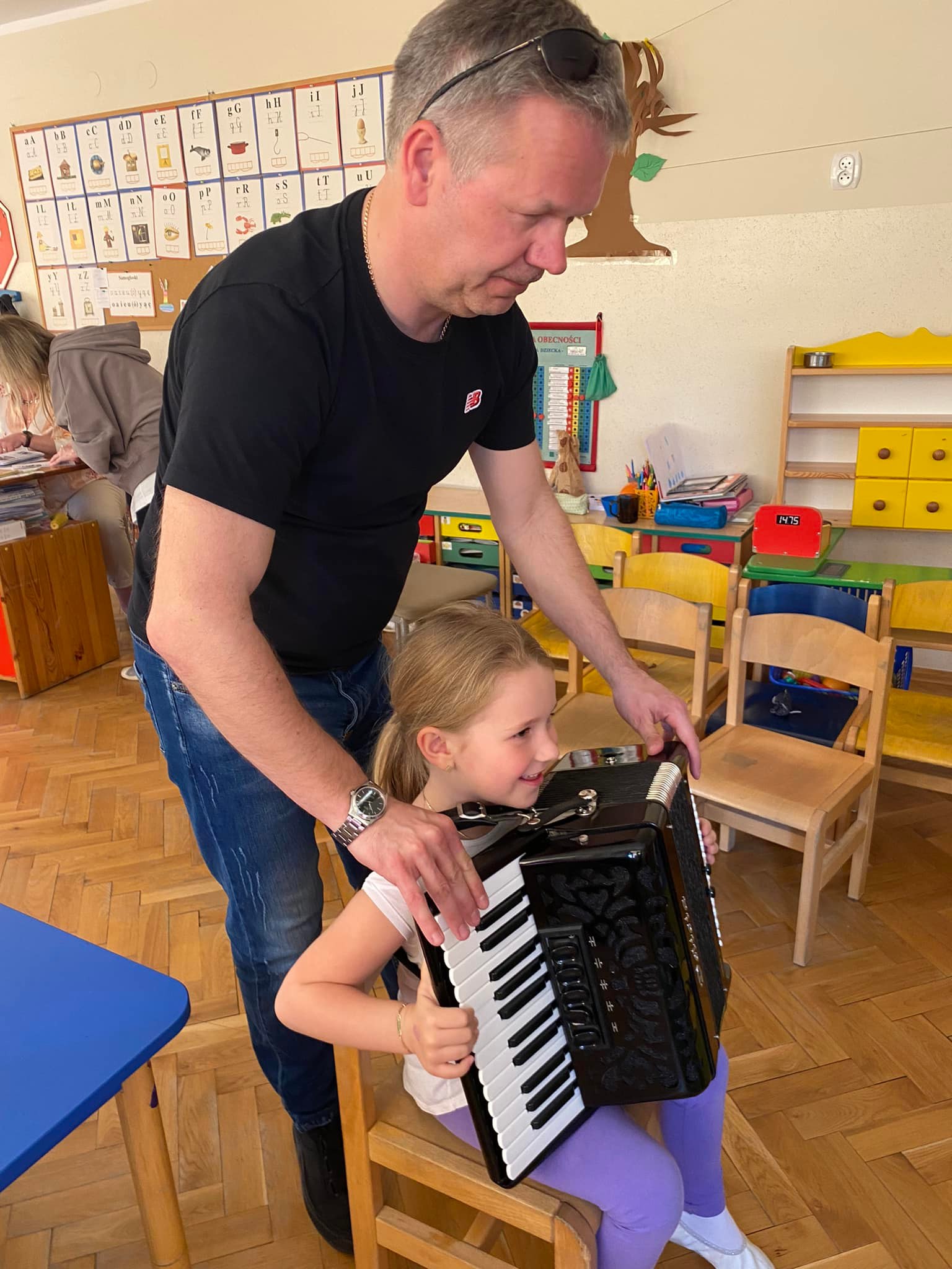 muzyczna73D4D8BA3 2B1E B372 3460 CEB210D84ED8