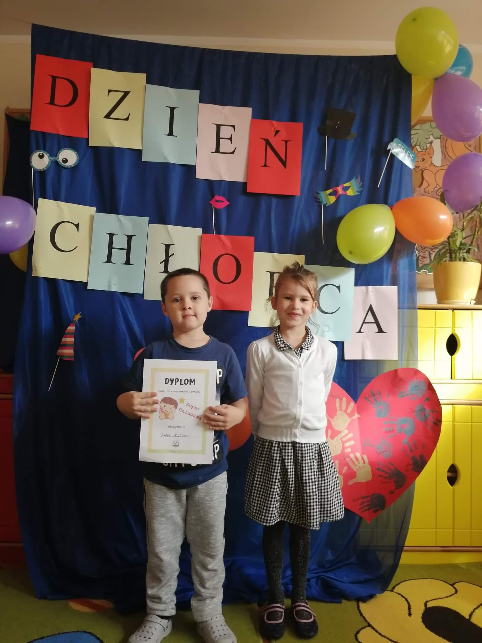 chlop13EC3F5290 F1F5 28D3 1BB4 6408D39765FD